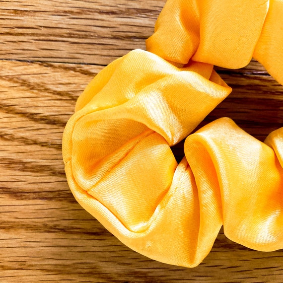 90s Set of 3 Satin Handmade Scrunchies in Yellow … - image 8