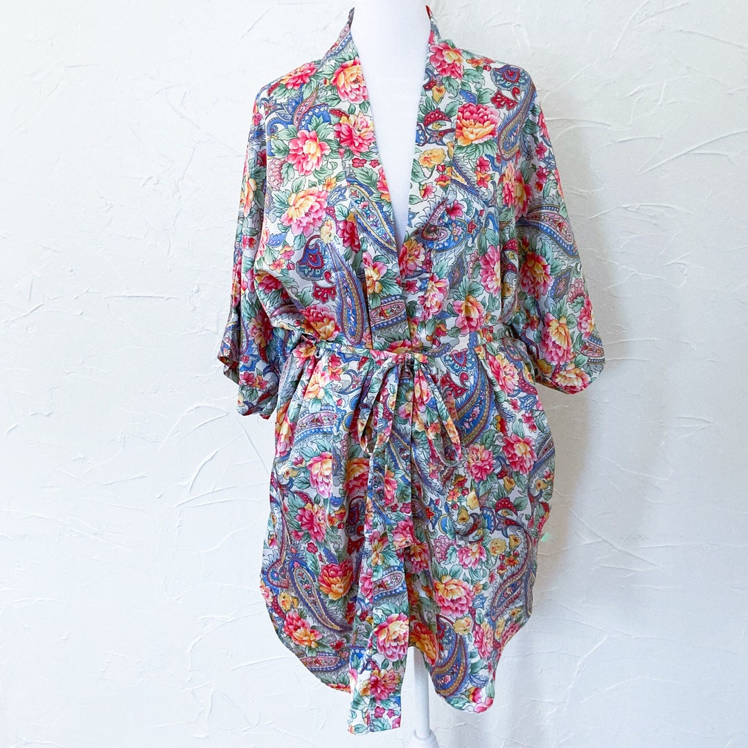 80s/90s White Floral Paisley Liquid Satin Short Sleeve Robe | One Size ...