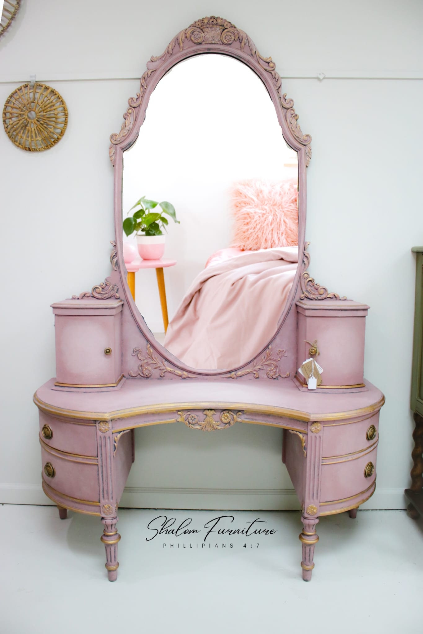 Barbie dresser with mirror sale