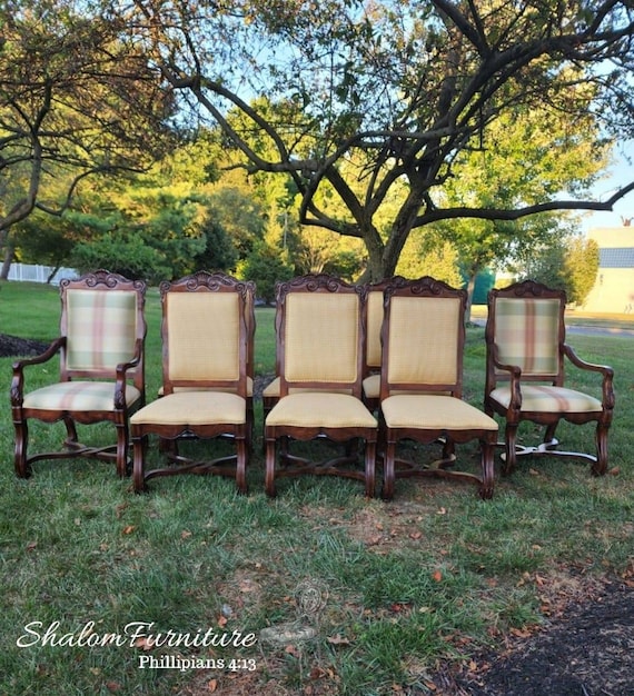 Available!! 8 Hekman Dining Chairs