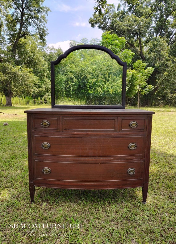 Antique Mahogany Hepplewhite-Style Chest of Drawers with Attached Mirror, Customizable dresser, Vintage Furniture with Inlay Design