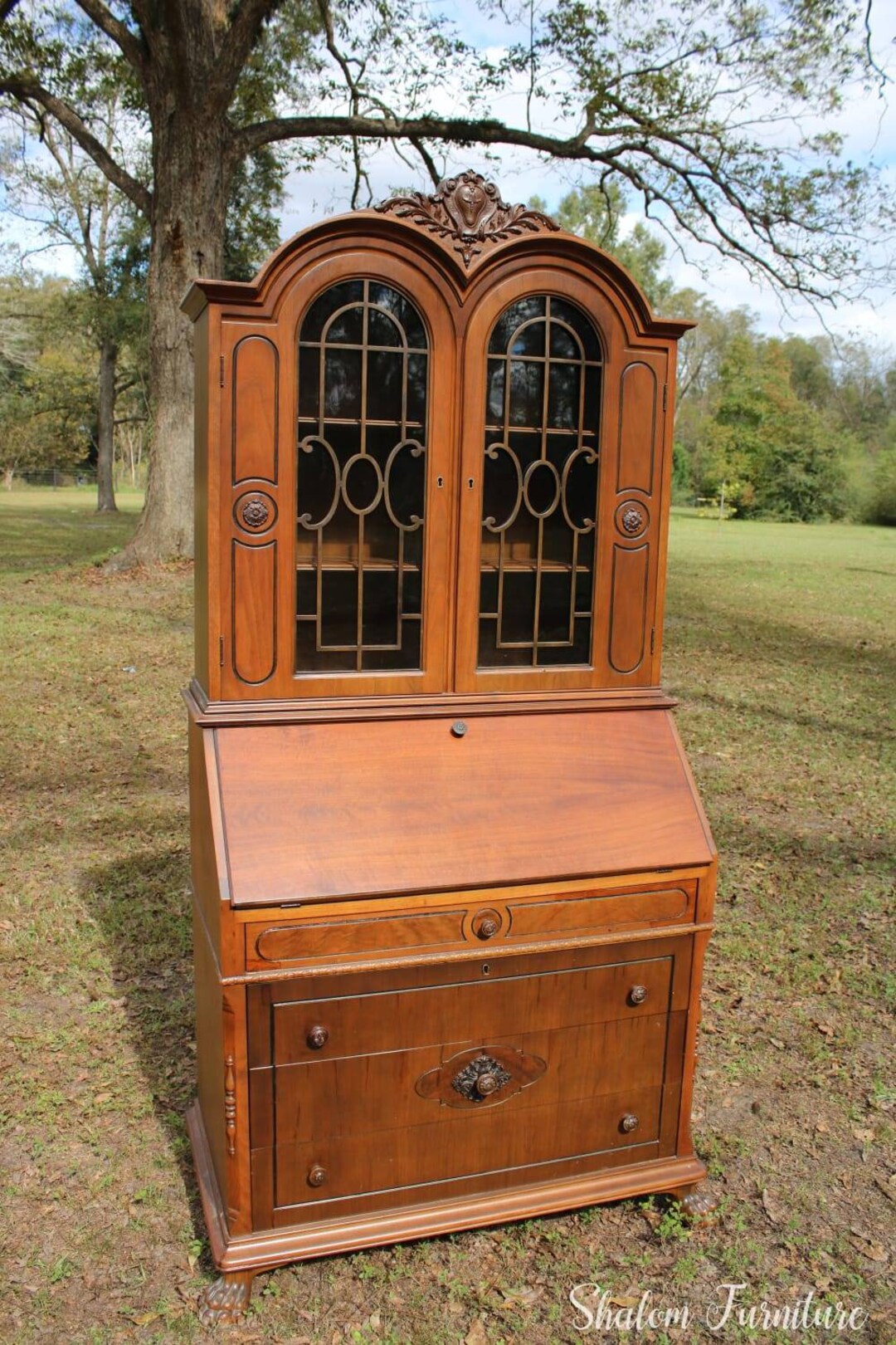 Exquisite Antique Desks for Sale