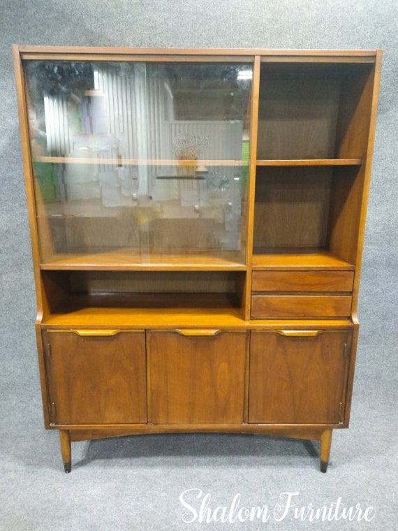 sold!!Vintage Mid Century Modern Hutch - Sleek and Customizable Design with Ample Storage Space!