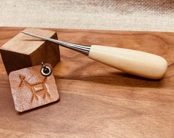 Bookbinding wood scratch awl for paper and leather crafts (one awl)
