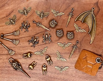 Dijes metálicos de bronce para Halloween (lote de 27) para proyectos de manualidades