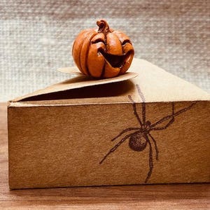 Origami triangle gift box cutting die