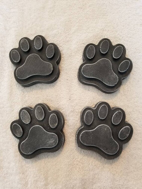 4 small paws