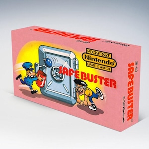 Peut inclure: Boîte rose du jeu Nintendo Game & Watch "Safe Buster". L'illustration montre des dessins animés d'un coffre-fort, d'un policier et d'un voleur. Le titre du jeu et le logo Nintendo sont affichés.