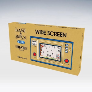 以下が含まれることがあります： オリジナルの段ボール箱に入った、ヴィンテージのゲーム＆ウォッチ「Fire」携帯ゲーム機。箱はタン色で、黒と青の文字が書かれており、ゲーム画面にはピクセル化された消防シーンが表示されています。コンソールには赤いボタンと金色のフレームが付いています。