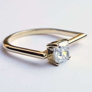 Diamantring im Kissenschliff • Einzigartiger Solitär Diamantring • Diamant-Verlobungsring • Ehering • GIA-zertifizierter Diamant