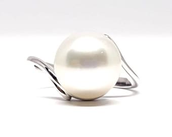 Real South Sea Pearl Engagement Ring – Chunky Solid Gold Pearl Ring – unique June Birthstone Ring – Wavy Nature Inspired Pearl Ring