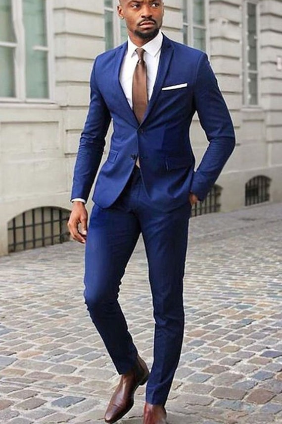 Hombre traje azul new arrivals