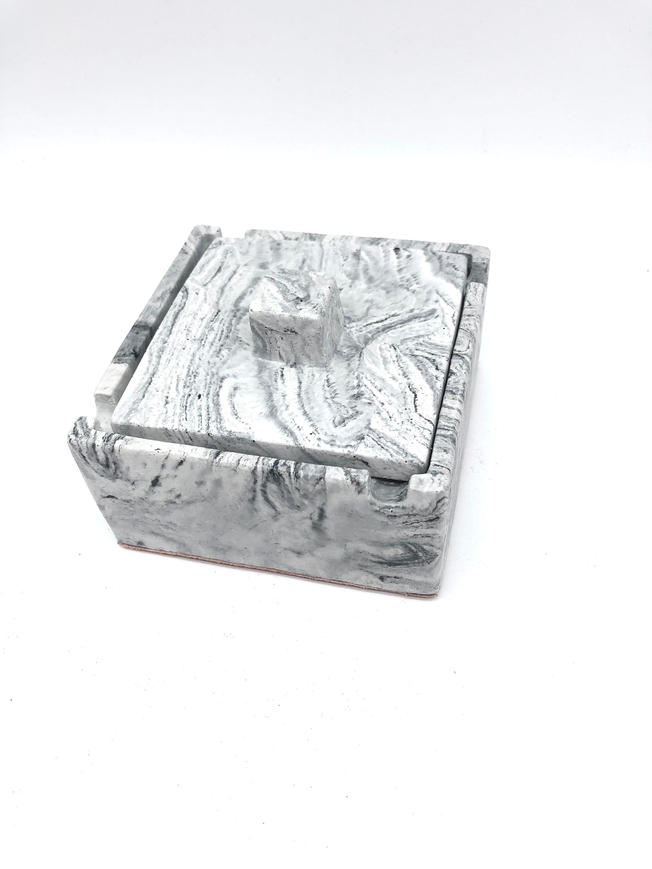 Boite Ash, en Béton Artisanal Marbré