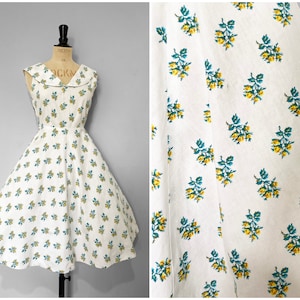 Vintage / 1950s 50s / Floral Full Skirt Dress / Ditsy Print / White Green Blue / Pinup