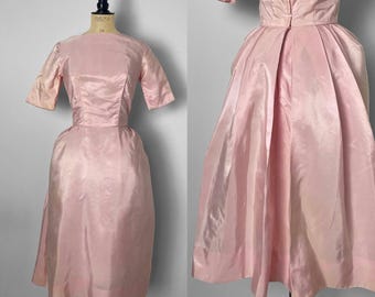 1950er Jahre Vintage Kleid | Pink Satin Voller Rock Marilyn Style Cocktailparty | Klein