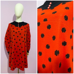 Vintage / 1960s 60s / Novelty Print Shift Dress / Club Red Black