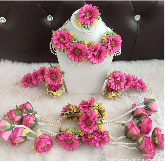 Floral bridal shop jewelry sets