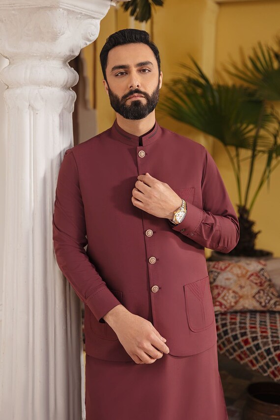 Maroon kurta online with white pajama