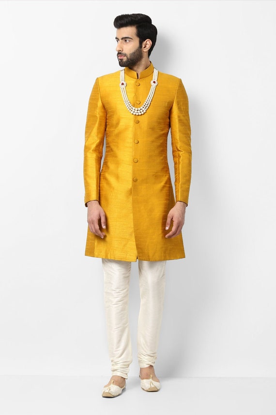 Buy Vastraas Stylish Ethnic White Traditional Designer Jodhpuri Bandhgala  Suit for Men With Pant. Online in India - Etsy | Dress suits for men,  Sherwani for men wedding, Men stylish dress