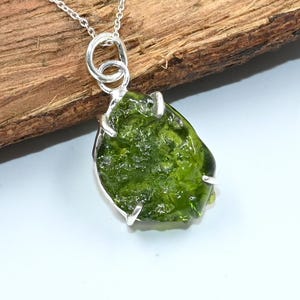 Ruwe Moldaviet-hangerketting, sterlingzilver, spirituele helende steen