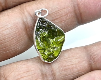 Collar con colgante de moldavita, cristal de moldavita en bruto, joyería de plata de ley 925, piedra curativa para el crecimiento espiritual y la transformación.