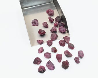 6–8 mm roher Rubinkristall – AAA-Qualität – natürlicher Rubinstein – roher Rubin-Edelstein – Rohrubine