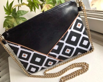 Chic clutch