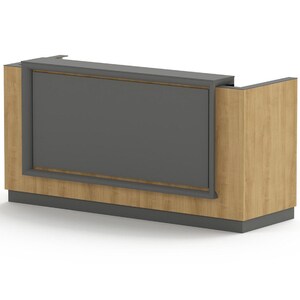 Puede incluir: Un mostrador de recepci&oacute;n de madera con un panel de inserci&oacute;n gris. El mostrador tiene un acabado en madera clara y una base gris oscuro.