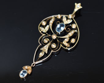 Fine Edwardian 15 ct Gold Art Nouveau Aquamarine and Pearl Pendant, c 1900