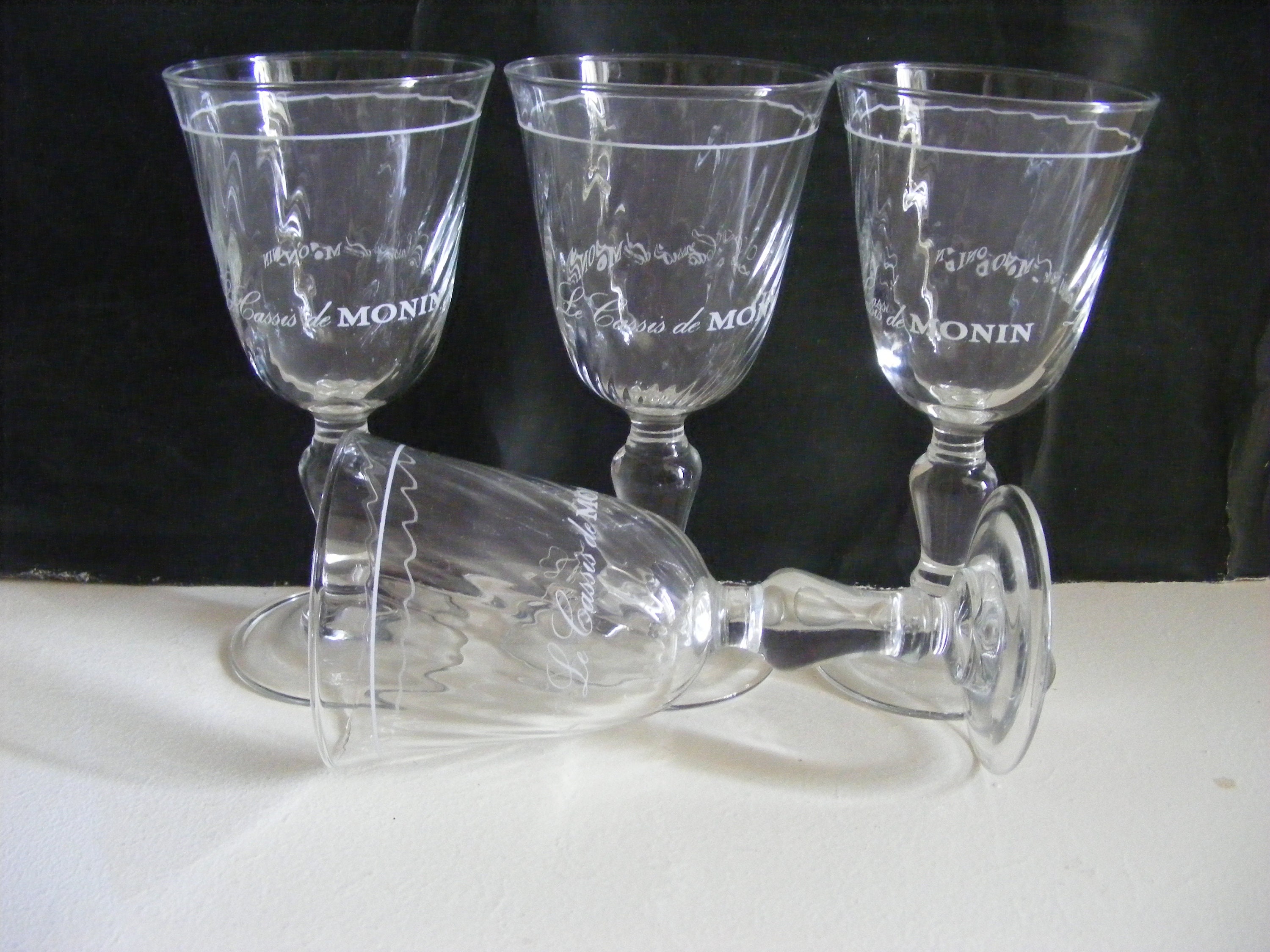 Luminarc Clear Rosaline Swirl Wine Glasses, Le Cassis de Monin, Set Quatre