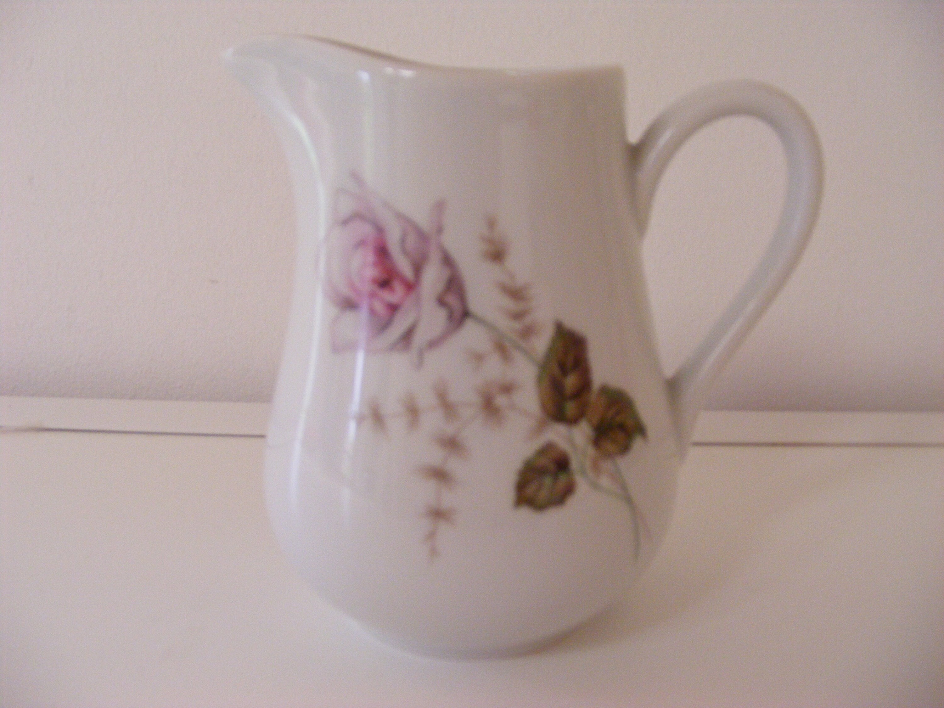 Pillivuyt Creamer Juge, Single Rose/Leaf Pattern, Années 1960