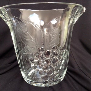 Lead Crystal Champagne/wine  Ice Bucket. French Vintage, Restaurant, Bistro, Cafe. Grape/Vine Leaf Pattern, Top Quality