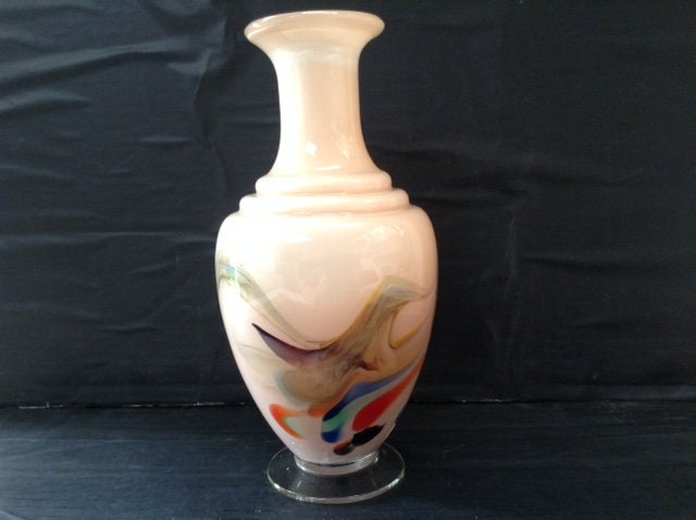 Vase Opaline, Soufflé à La Main, Conception Abstraite Multicolore sur Fond Rose Saumon, Pied Clair