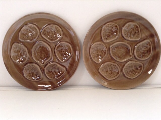 Niderviller Oyster/Seafood Plates X 2, Majolica, Millésime Français, Châtaigne/Champignon, Années 19