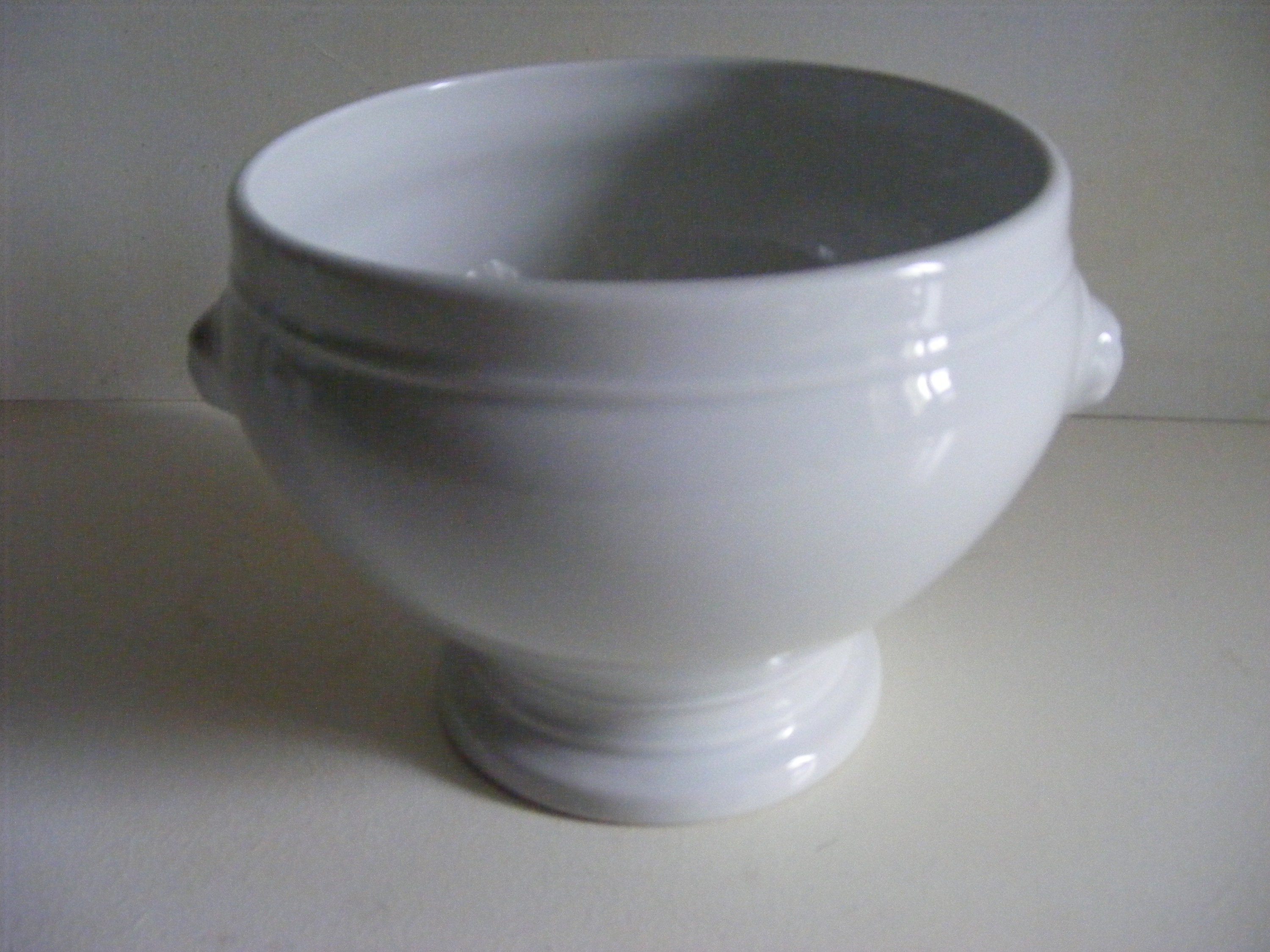 Apilco Lions Head Français Onion Soup Serving Dish, Four Portion, Classic White Ironstone, Millésime