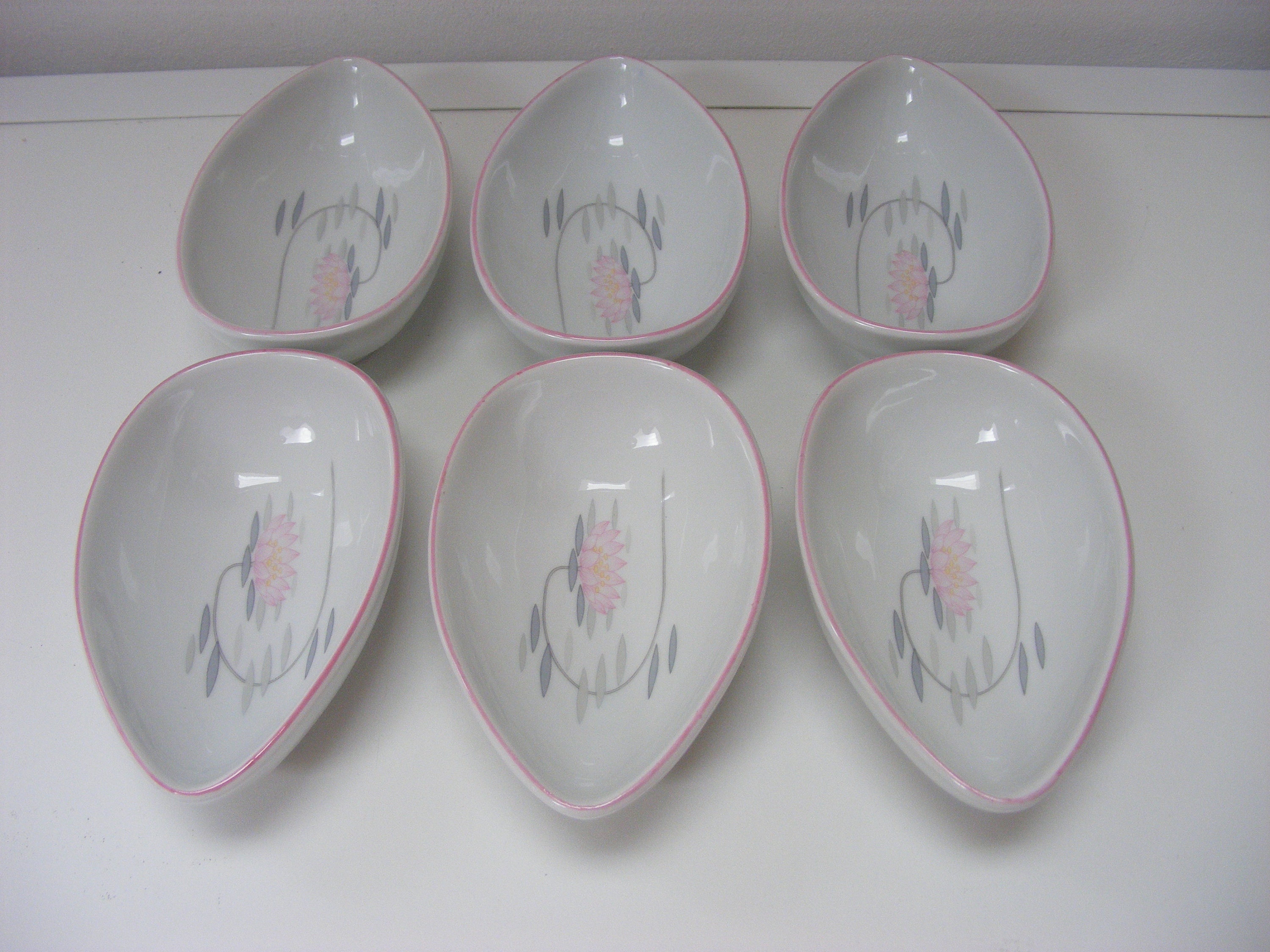 Limoges Avocado Dishes, Six, Defraye Médard Porcelain, France, Pastel Floral Pattern, 1970's