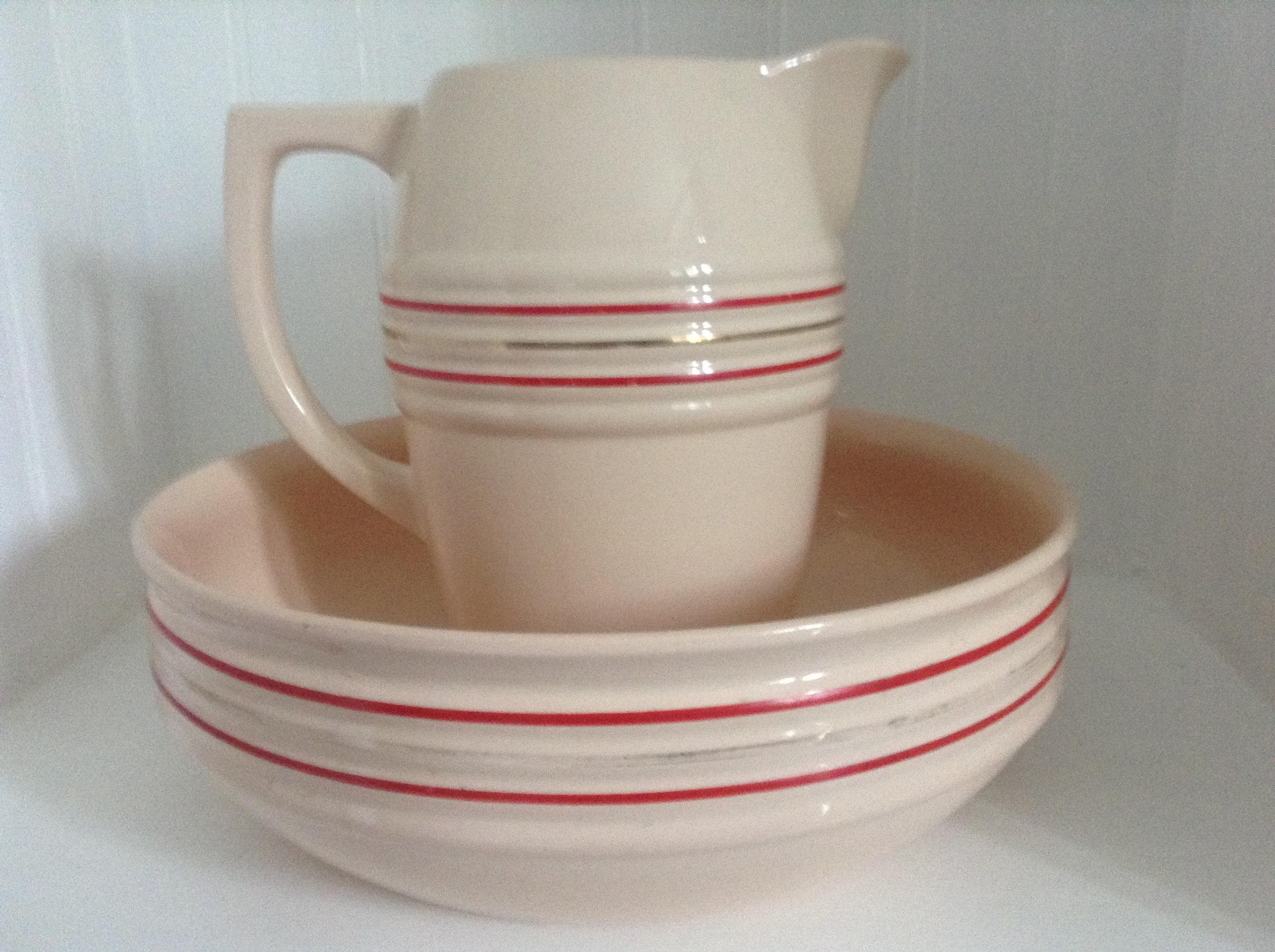 Digoin Sarreguemines Wash Bowl et Pitcher Jug, Français Vintage, Années 1930, Rose Pâle avec Or/Rayu