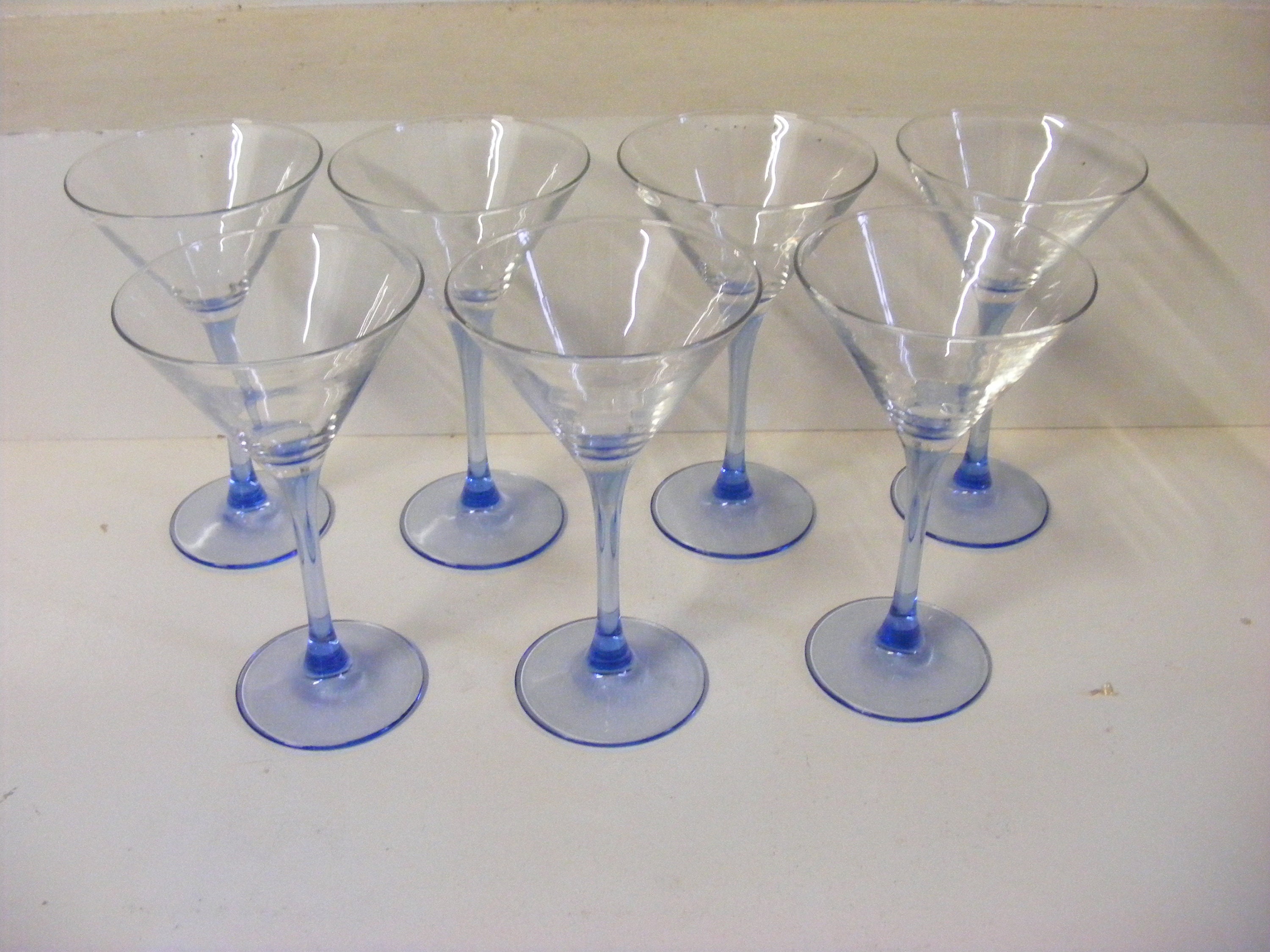 Verres à Cocktail Luminarc Martini, Seven in Total, Light/Ice Blue Stems, Very Rare, Années 1970, Fr