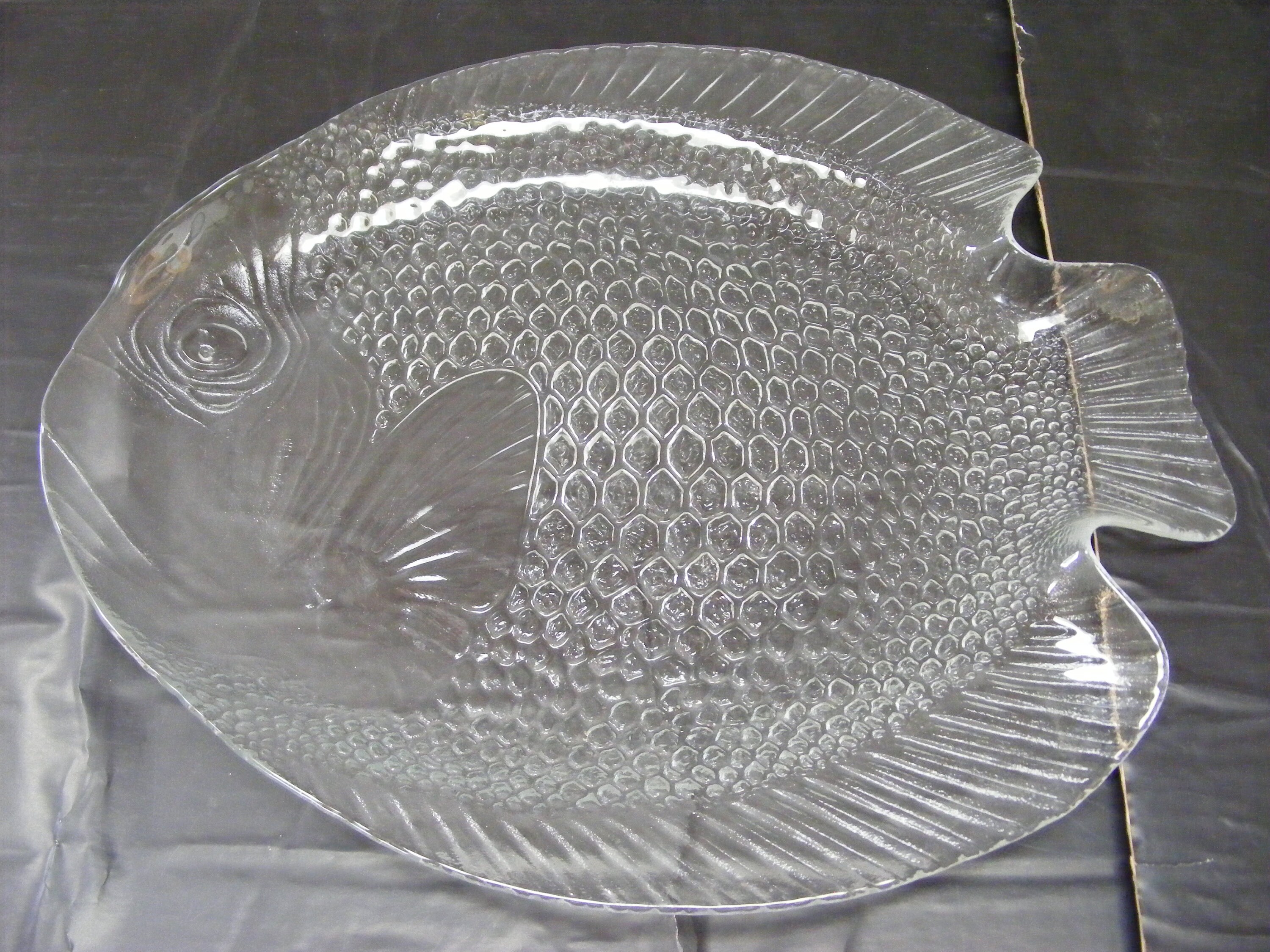 Arcoroc Glass FishShaped Fish Plates plus Large Platter 12 Etsy
