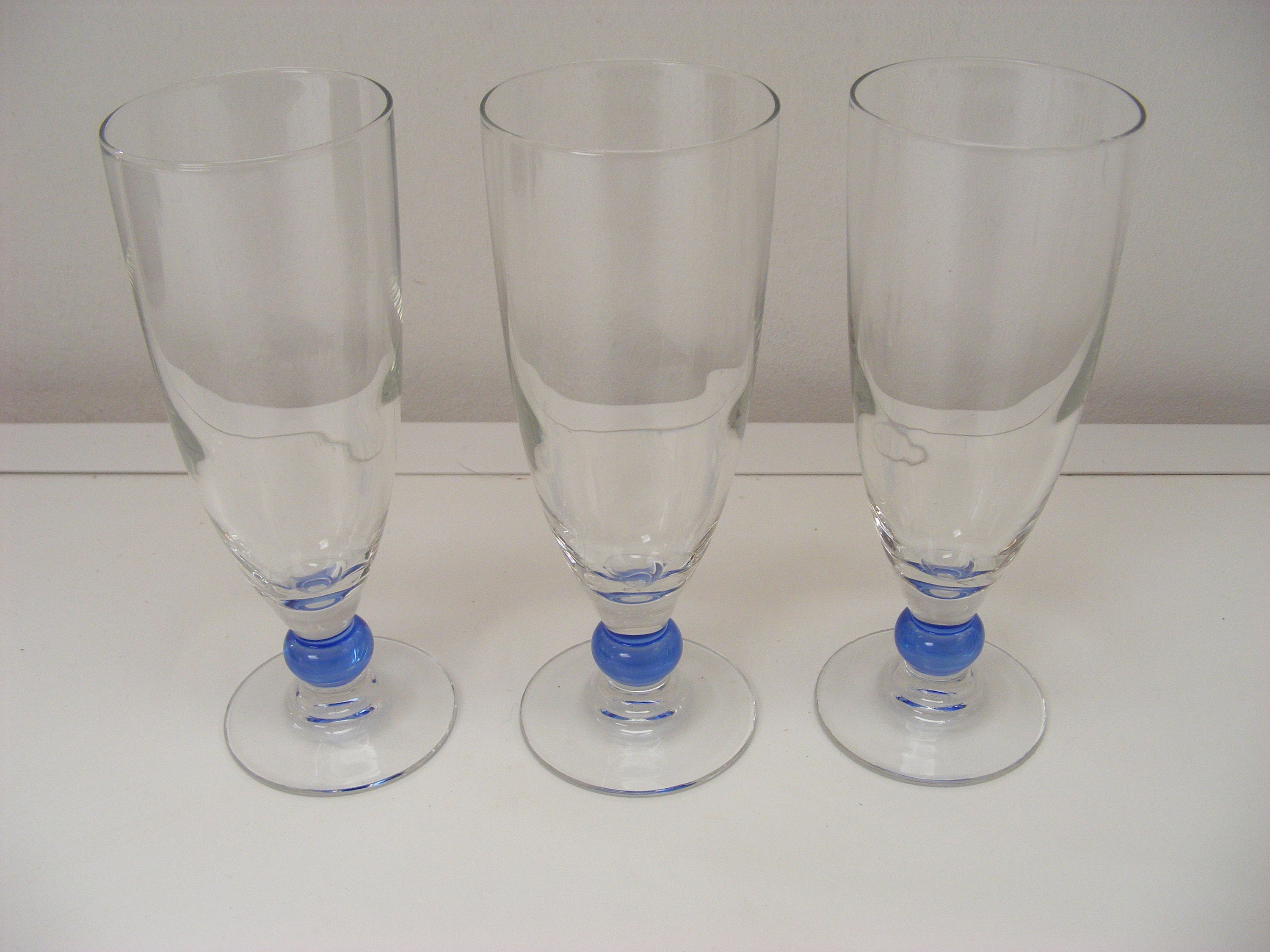 Luminarc Sparkling Wine/Champagne Flutes, Set Of Three, Années 1970, Blue Insets