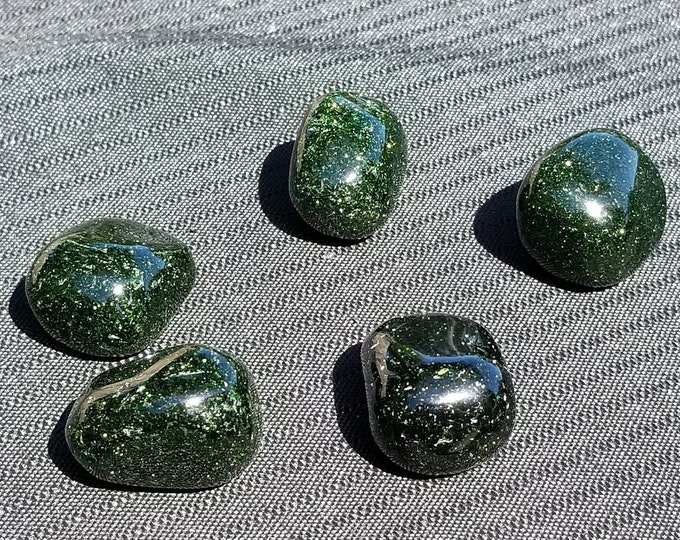 Green Goldstone  Tumbled Stone (#5)