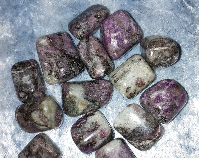 Pink Garnet Tumbled (135)