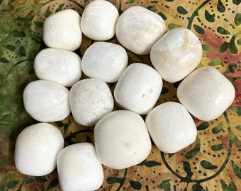 Scolectite Tumbled Stones  (#85) Tumbled Scolectite