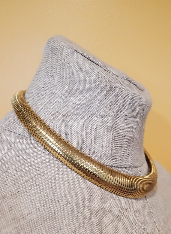 Gold Toned Collar Necklace - image 6