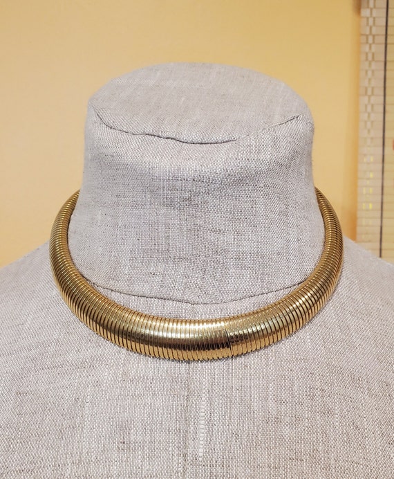 Gold Toned Collar Necklace - image 5