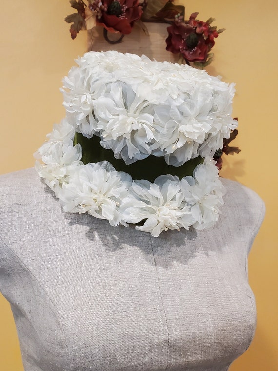 1960s White Floral Hat - image 1
