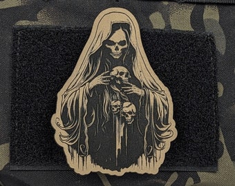 Santa Muerte Holding Skulls Patch, Death Morale Patch, Mexican Catholicism Patch For Tactical Hat, Hook and Loop Patch, Plate Carrier Patch