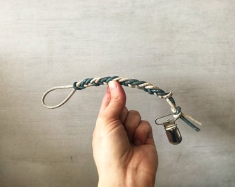 Tressé à sucette de Liège (Liège en cuir, simili cuir, moderne, naturel, eco STOICIEN écologique, non toxique, clip, sangle d’attache tétine)
