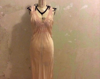 sottoveste vintage originale ‘30/40 bellissima lunga seta e pizzo rosa cipria senza maniche