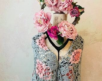 scialle MOVIE COSTUME bellissimo creato con una coperta originale anni 50 fatta a mano lana/cotone azzurro e rosa